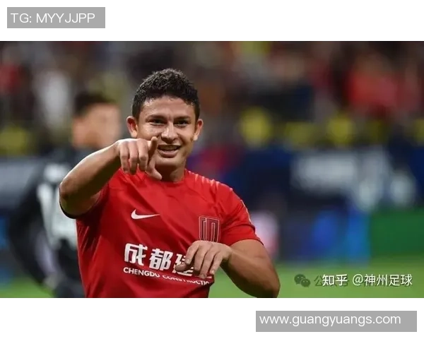 揭开凤凰足球明星的神秘面纱他在绿茵场上的传奇故事与成就